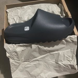 Yezzy Slides Size 9 Slate Grey